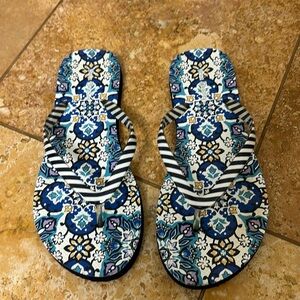 Vera Bradley ladies flip flops